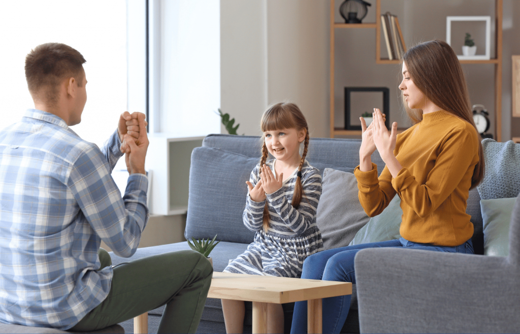 Deaf mute. Общение глухих рабочих. Mute Family. Человек и глух и нем фото.